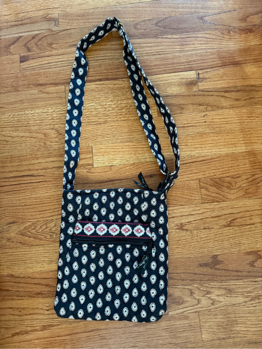Vera Bradley Classic Hipster Crossbody retired black cream red paisley pattern